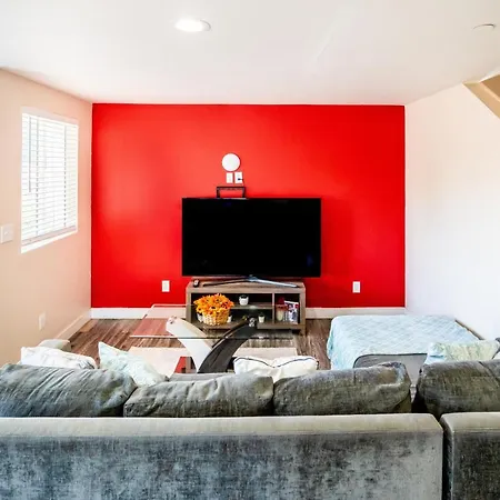 Spacious 5 Bedroom 3 Bath Modern Home By Downtown La With Parking Los Angeles Exterior photo