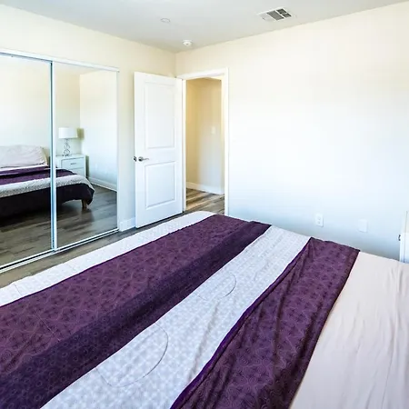 Spacious 5 Bedroom 3 Bath Modern Home By Downtown La With Parking Los Angeles Exterior photo